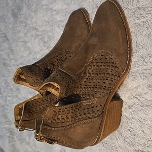 Boutique By Corkys Katalla Brown Cutout Ankle Booties Size 7